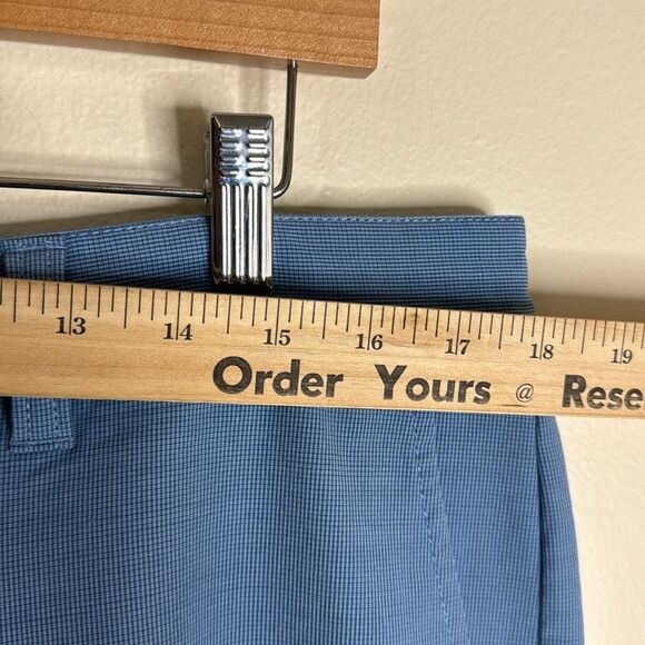 Travis Mathew mens performance wear lightweight golf style shorts size 36 - Picture 4 of 8